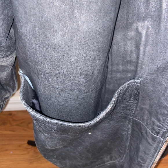 Leather jacket - Picture 3 of 7